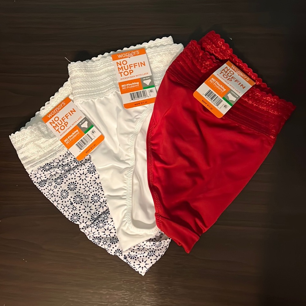 Warner’s No Muffin Top Hi-Cut Microfiber with Lace L/7